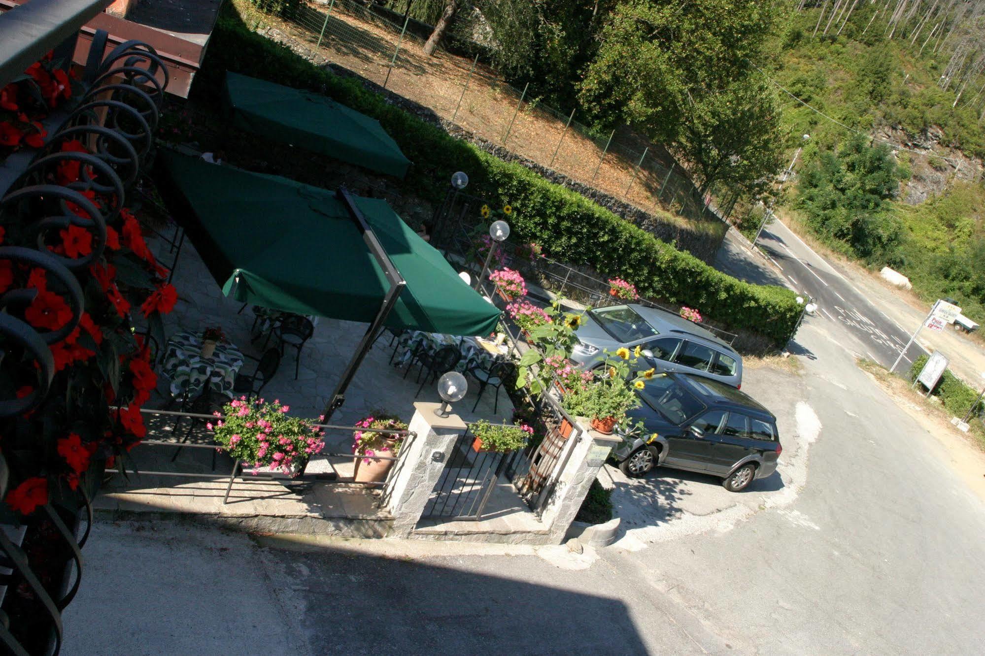 Green Quiet Affittacamere Pignone Bagian luar foto