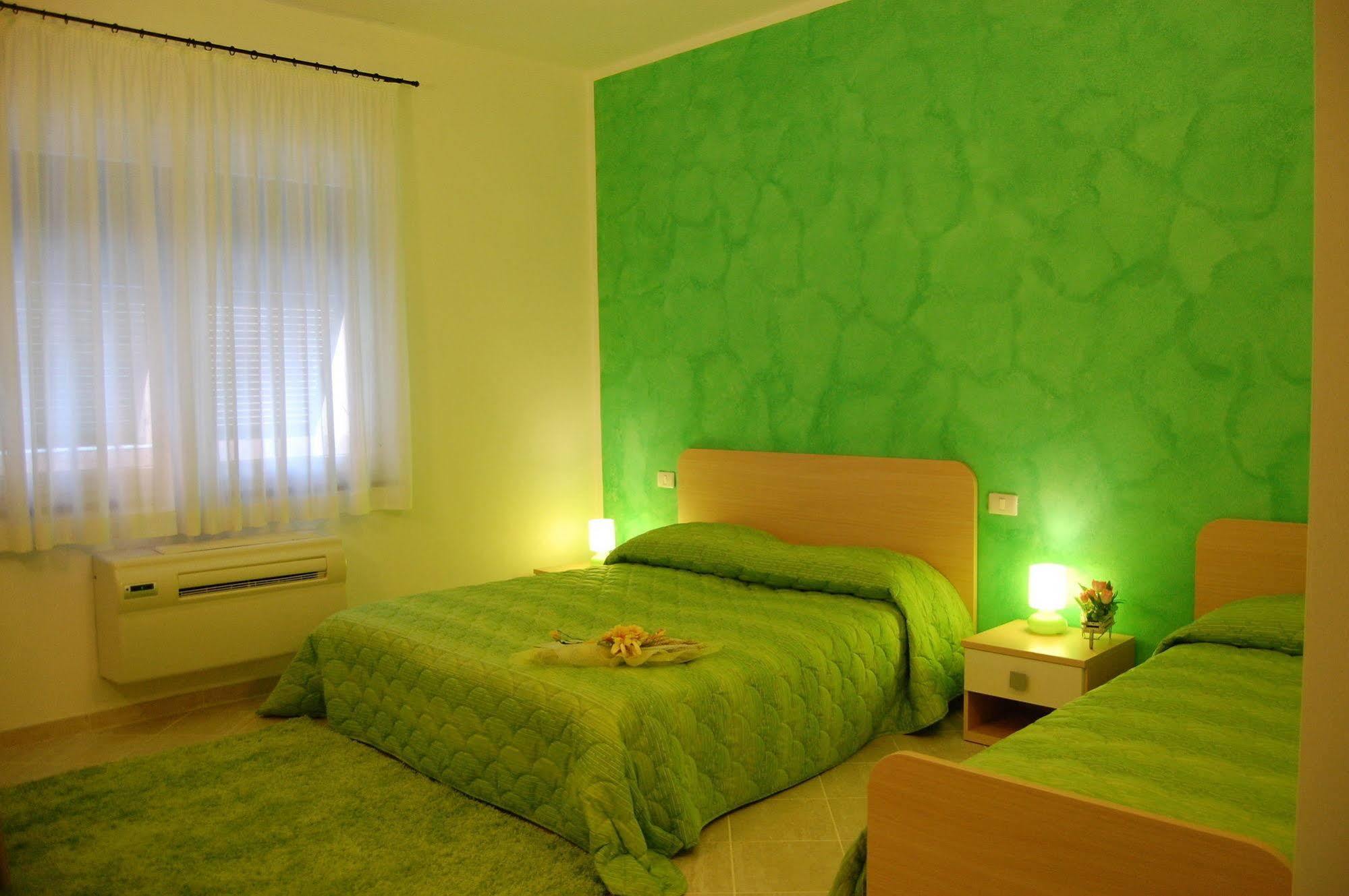 Green Quiet Affittacamere Pignone Bagian luar foto