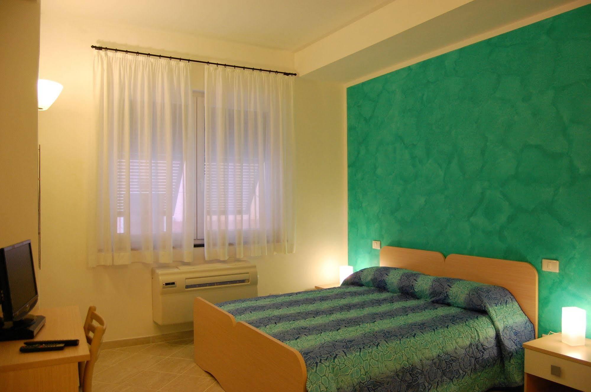 Green Quiet Affittacamere Pignone Bagian luar foto